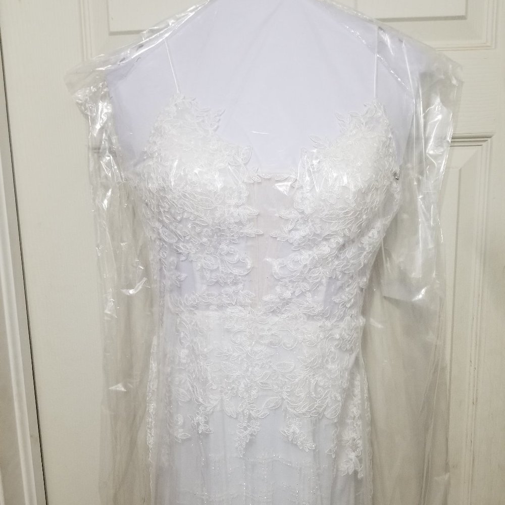 Wonderstruck White Glitter Lace-Up Embroidered Wedding Dress - Size 4